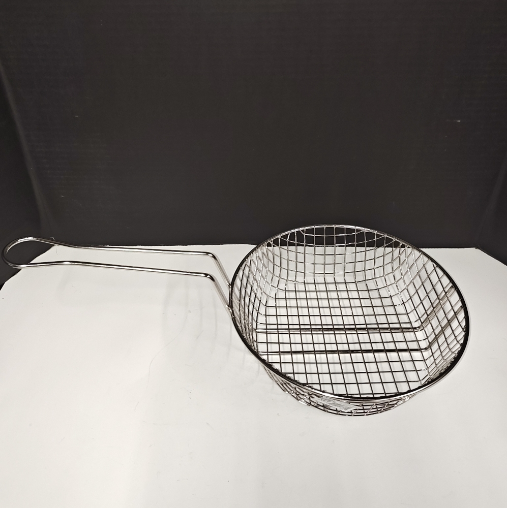 American Metalcraft CBC10 Round Fry Culinary Basket 10" Diamater Coarse Mesh